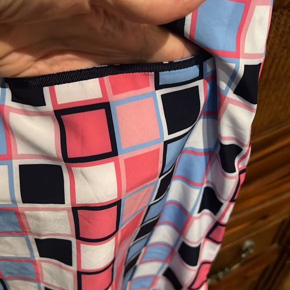 Golftini SZ 4 Geometri Windowpane skort in Blues and Pinks with ribbon detail. - Picture 5 of 7
